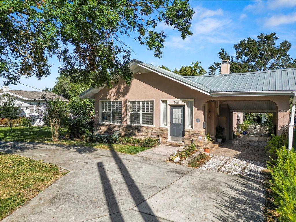Photo of 308 Allamanda Drive, Lakeland, FL 33803 (MLS # L4956807)