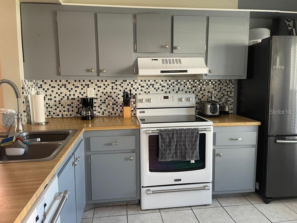 6210 SUN BOULEVARD 202
