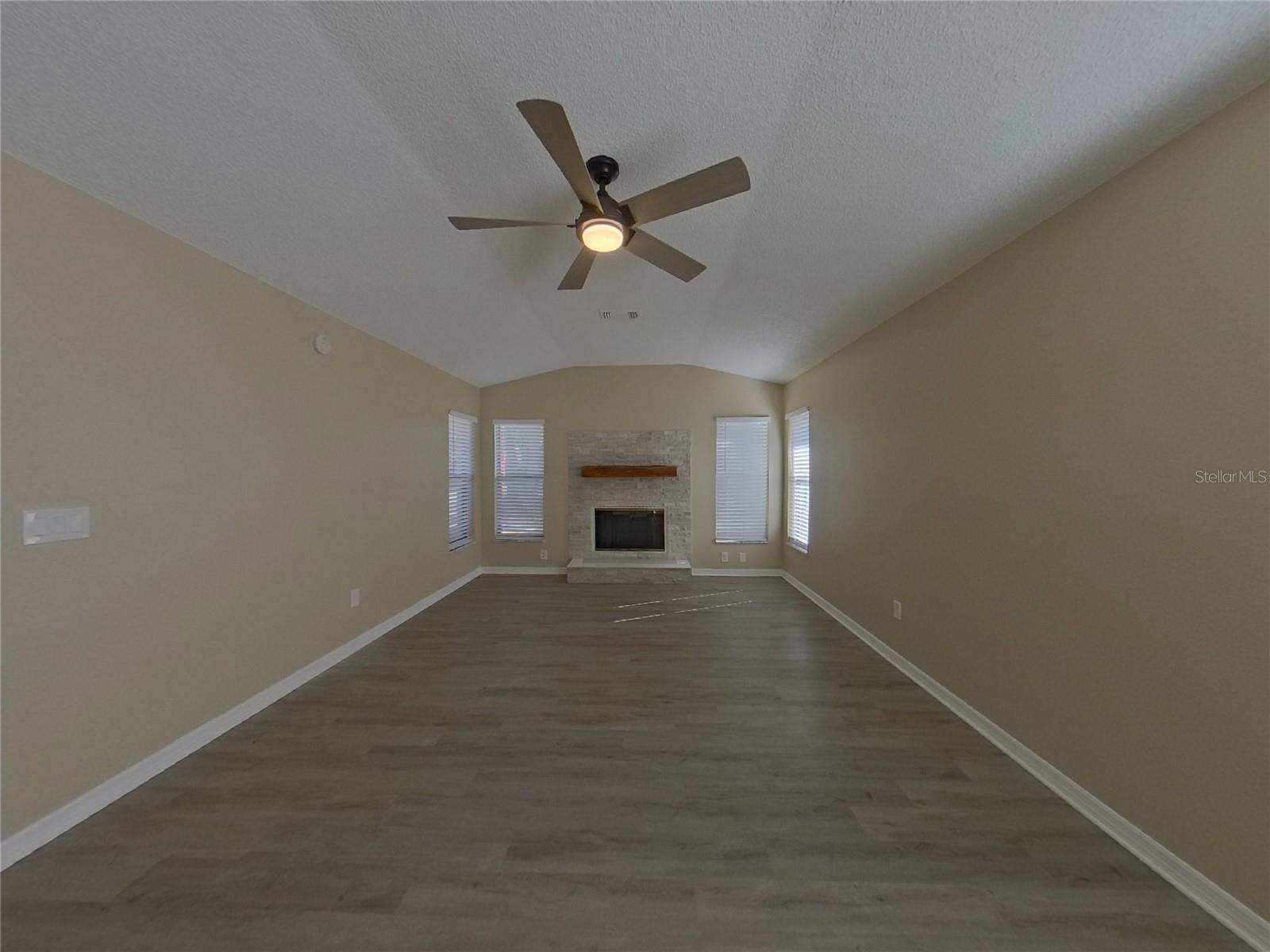 ALAFAYA WOODS PH 21 - Residential Lease