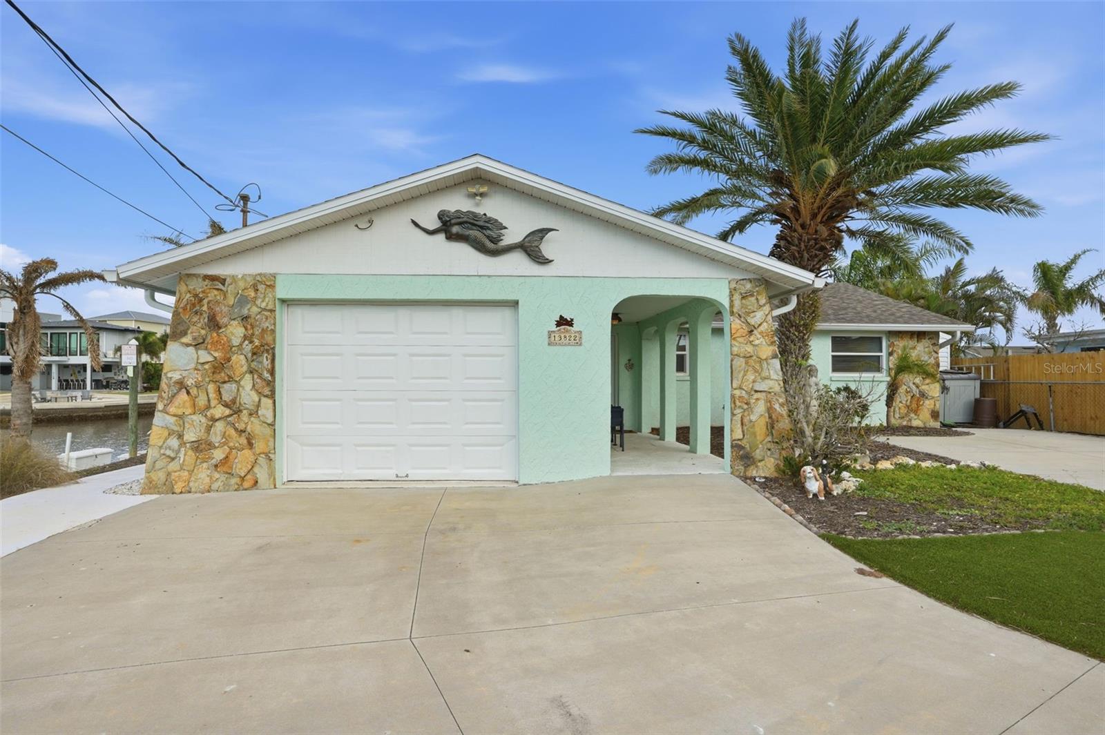 HUDSON BEACH ESTATES - Residential