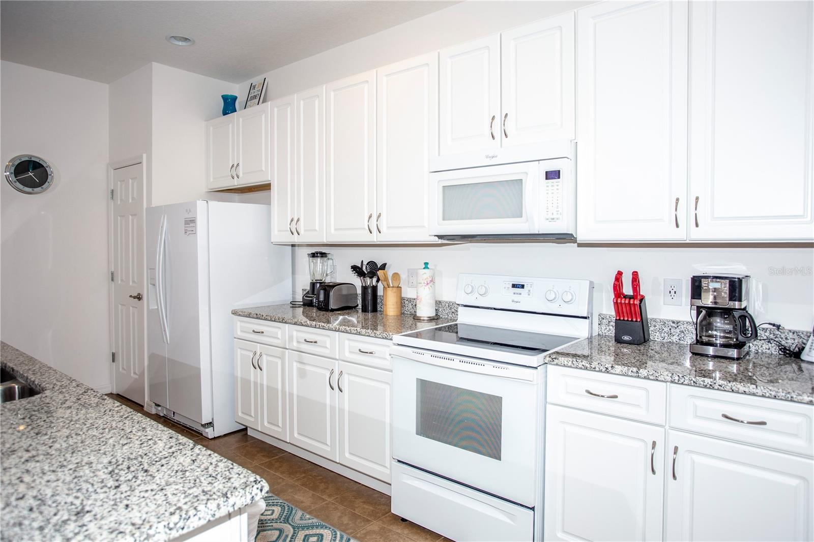 ROSEMONT WOODS - Residential Lease