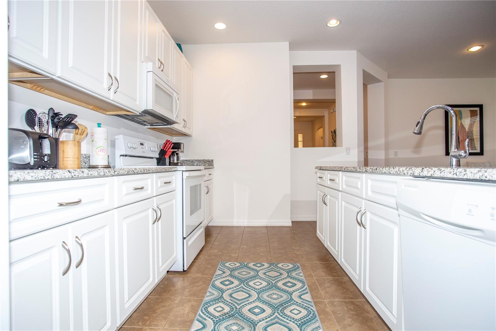 ROSEMONT WOODS - Residential Lease