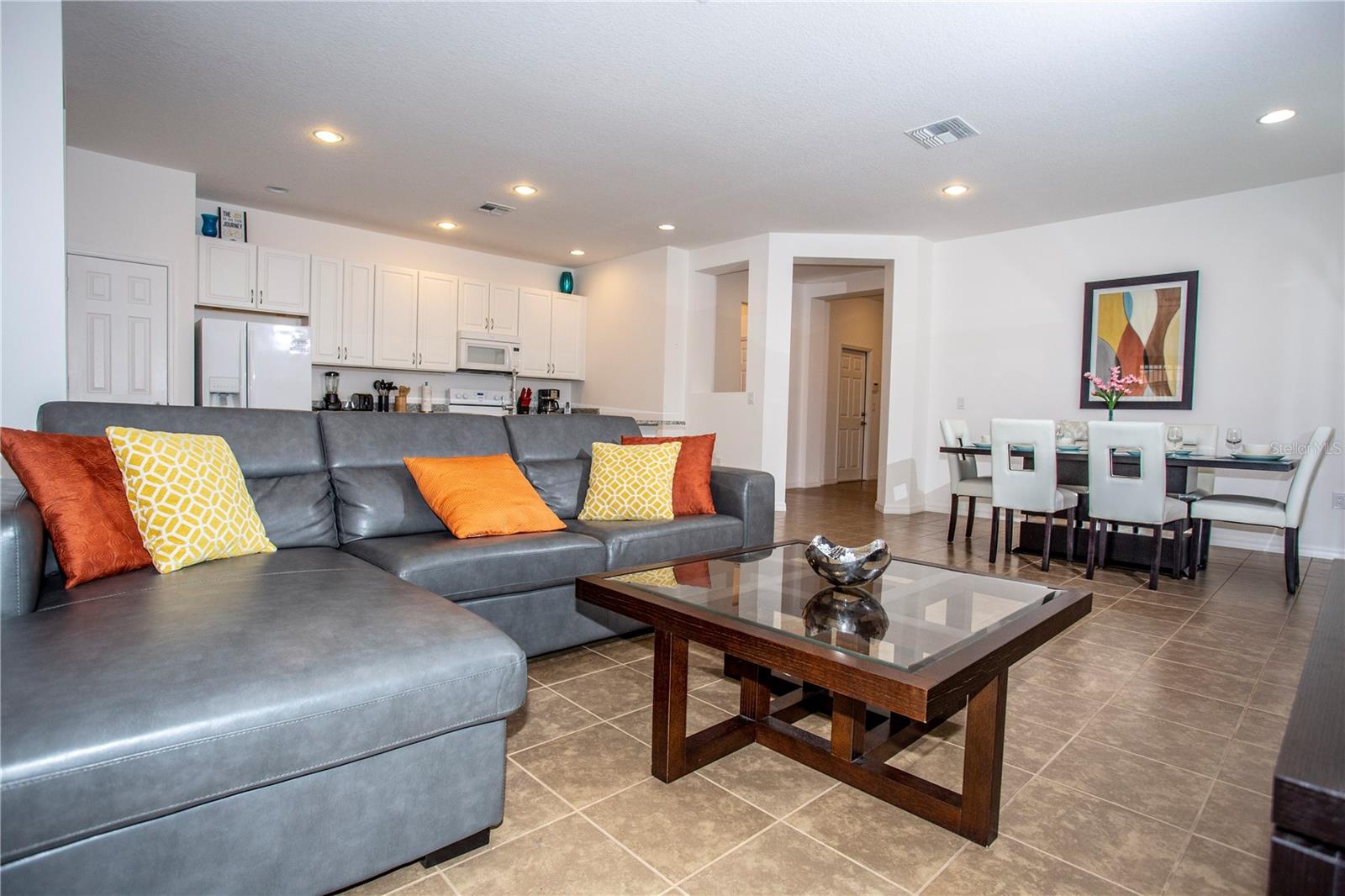 ROSEMONT WOODS - Residential Lease