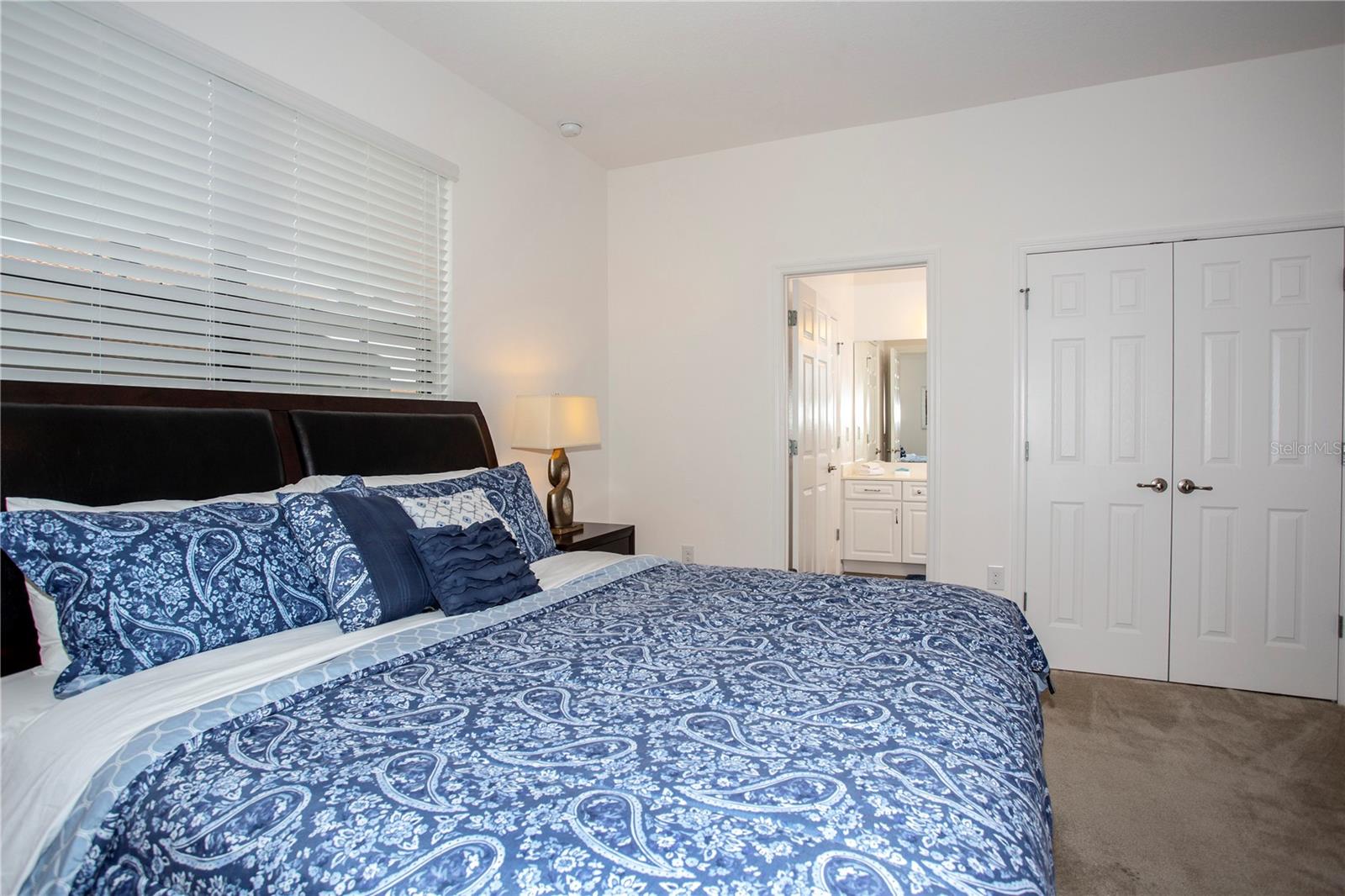 ROSEMONT WOODS - Residential Lease