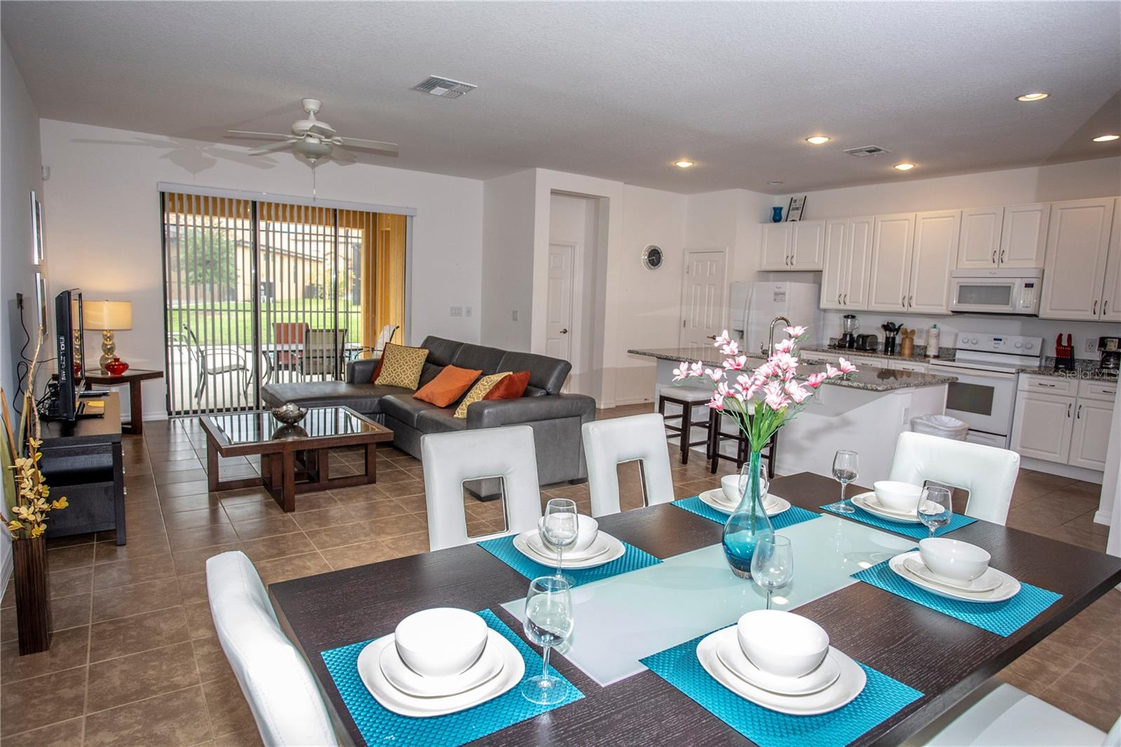 ROSEMONT WOODS - Residential Lease