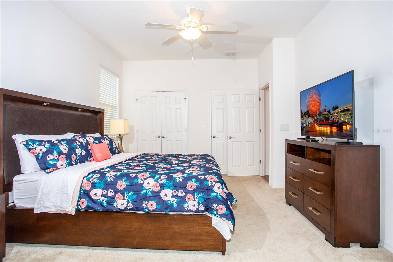ROSEMONT WOODS - Residential Lease