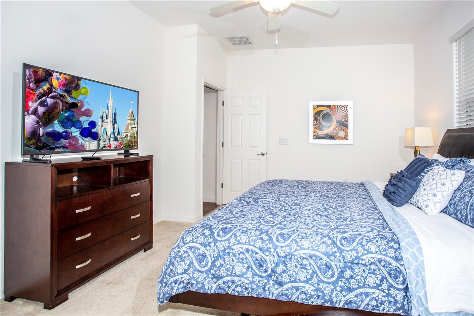 ROSEMONT WOODS - Residential Lease