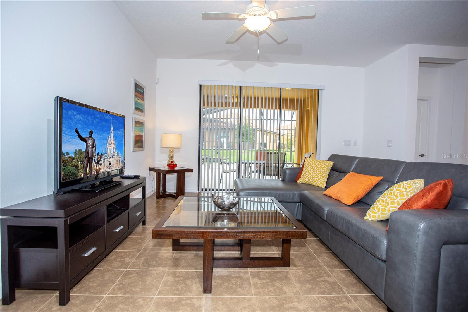 ROSEMONT WOODS - Residential Lease