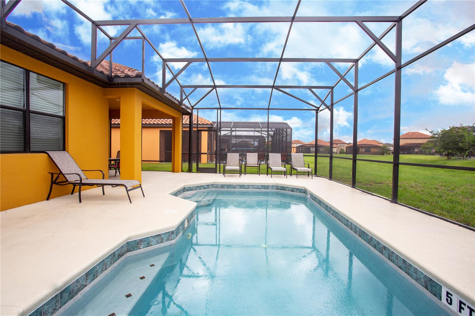 ROSEMONT WOODS - Residential Lease