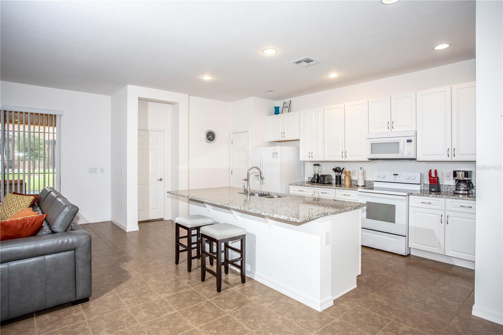 ROSEMONT WOODS - Residential Lease
