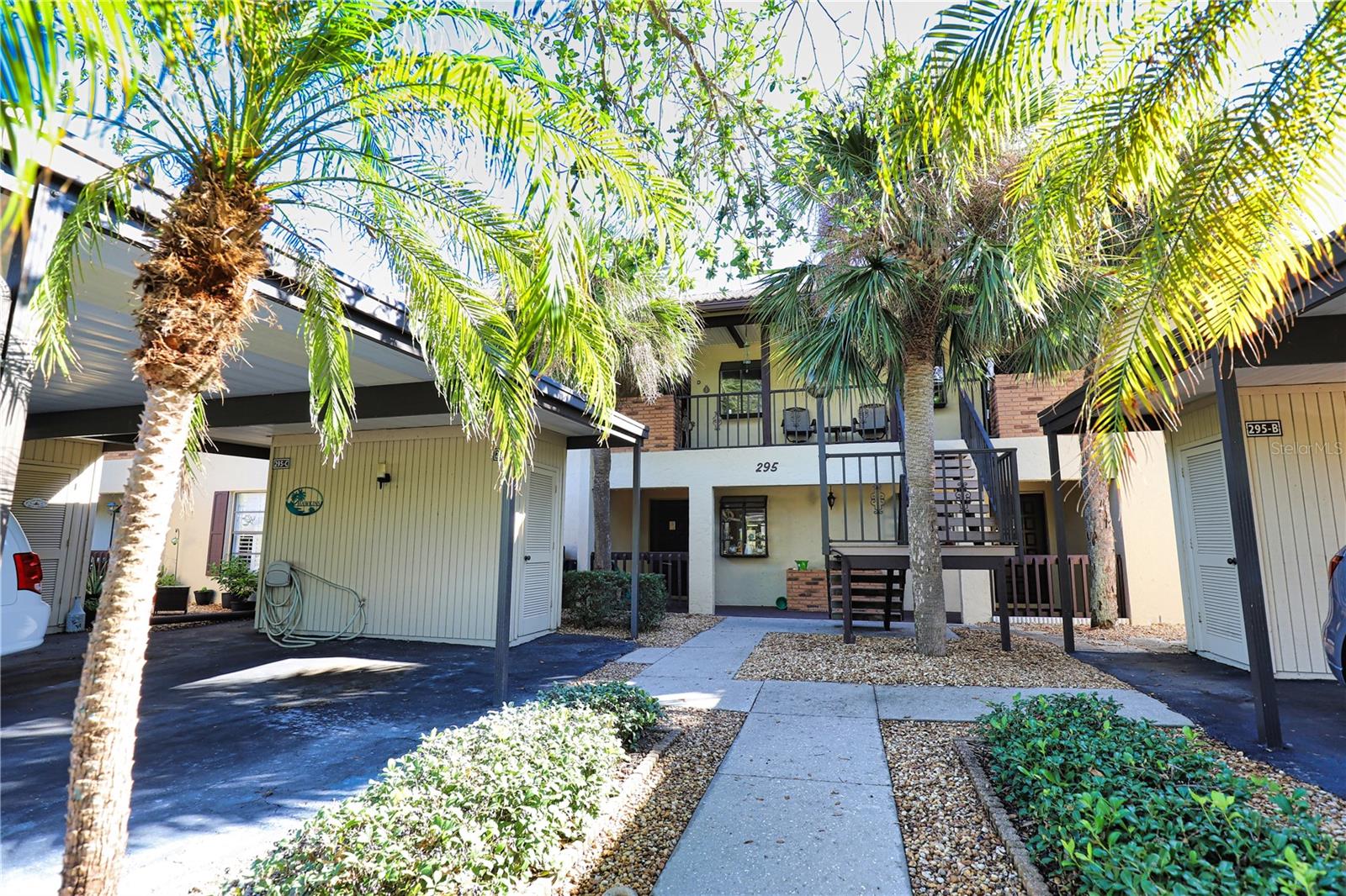 2025 AVAILABLE: SEP, OCT, NOV, DEC.
2026 AVAILABLE: JAN, FEB, APR.
BOOK AT: $4000/PER MONTH (SEASON IS JAN-FEB, 1 MONTH MINIMUM)
BOOK AT: $2450/PER MONTH (OFF SEASON IS APR-DEC, 1 MONTH MINIMUM)
*PRICES MAY VARY DEPENDING ON NUMBER OF NIGHTS BOOKED*
Welcome to your cozy winter retreat! This fully remodeled 2-bedroom, 2-bath condo is perfectly situated for you to enjoy all that Venice has to offer. With its bright, coastal decor, you'll feel right at home. The master bedroom features a king bed with beautiful ocean-themed accents, while the guest room offers a queen bed and bunk beds for any visitors you may have. Start your day with a cup of coffee or tea on the enclosed lanai, soaking up the morning sun. The living room, with its seamless flow and new flooring, is perfect for sharing a meal or a glass of wine with friends. Every detail, from the decor to the countertops, has been thoughtfully chosen to create a minimalistic yet inviting space. Just minutes from the southern end of Venice Island, you'll have easy access to beaches, restaurants, and the charming historic downtown with its lovely boutiques. Everything you need for a delightful stay is right at your fingertips!
~Paid in full under 90 Days, $145 Booking Fee, $1000 Security Deposit, $250 Clean, plus 13% Tax.
~Included in rent: Water, Sewer, Garbage, Cable TV or Streaming Service, Wi-Fi, Landscaping, Electric.
~Association: Application Required.