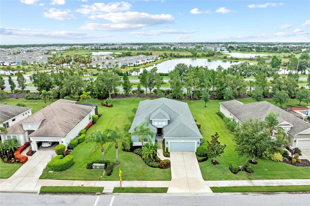 Photo of 4654 Claremont Park Drive, Bradenton, FL 34211 (MLS # A4657689)