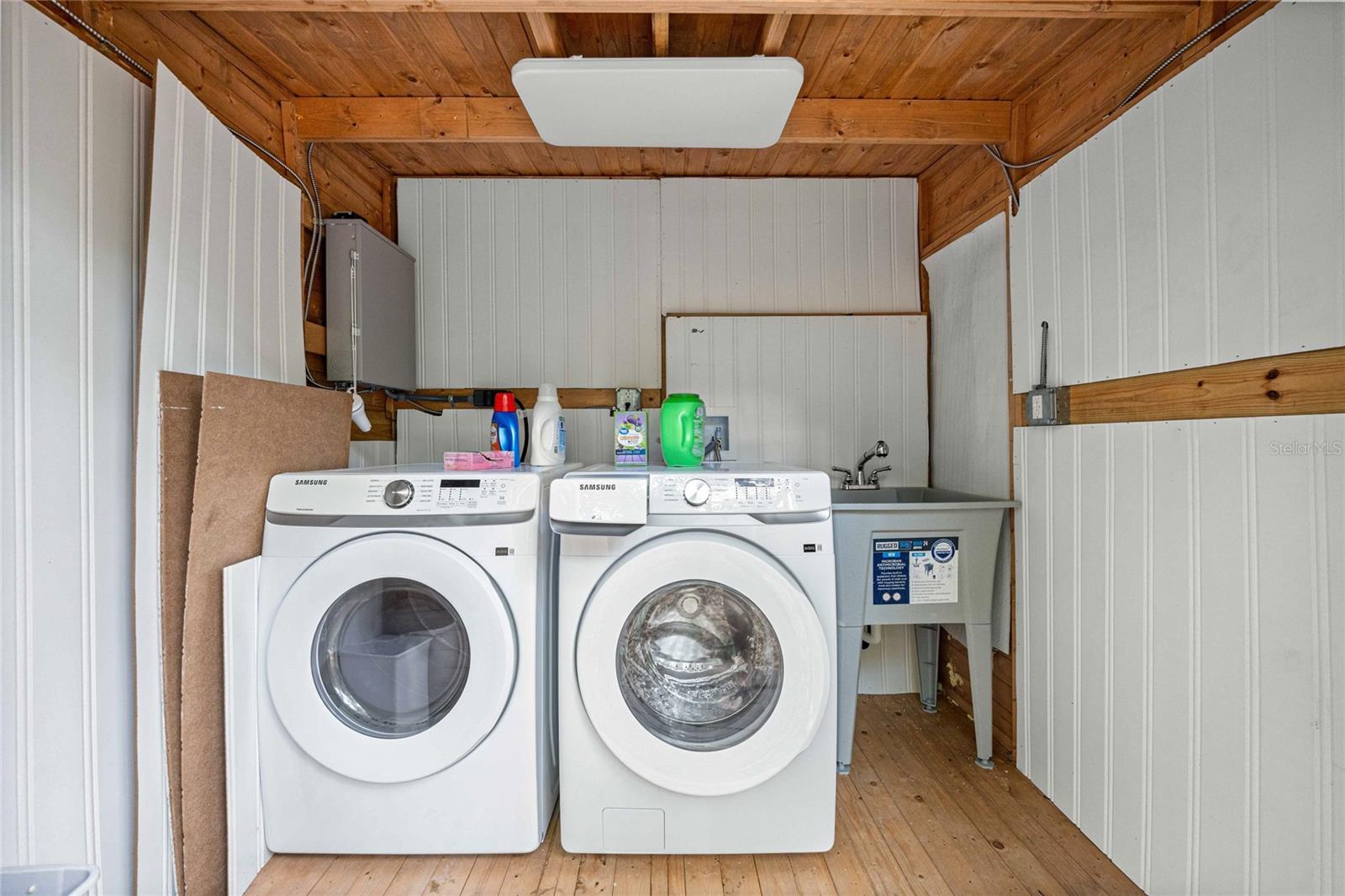 MAYFIELD ACRES UNREC SUB - Residential