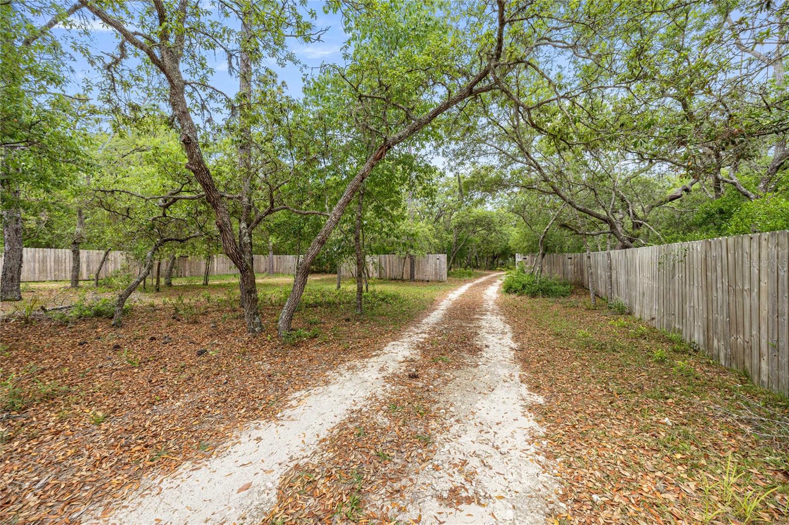 MAYFIELD ACRES UNREC SUB - Residential