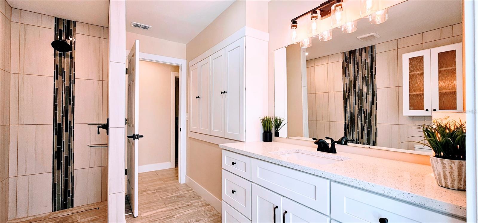 HAMPTONS - Residential