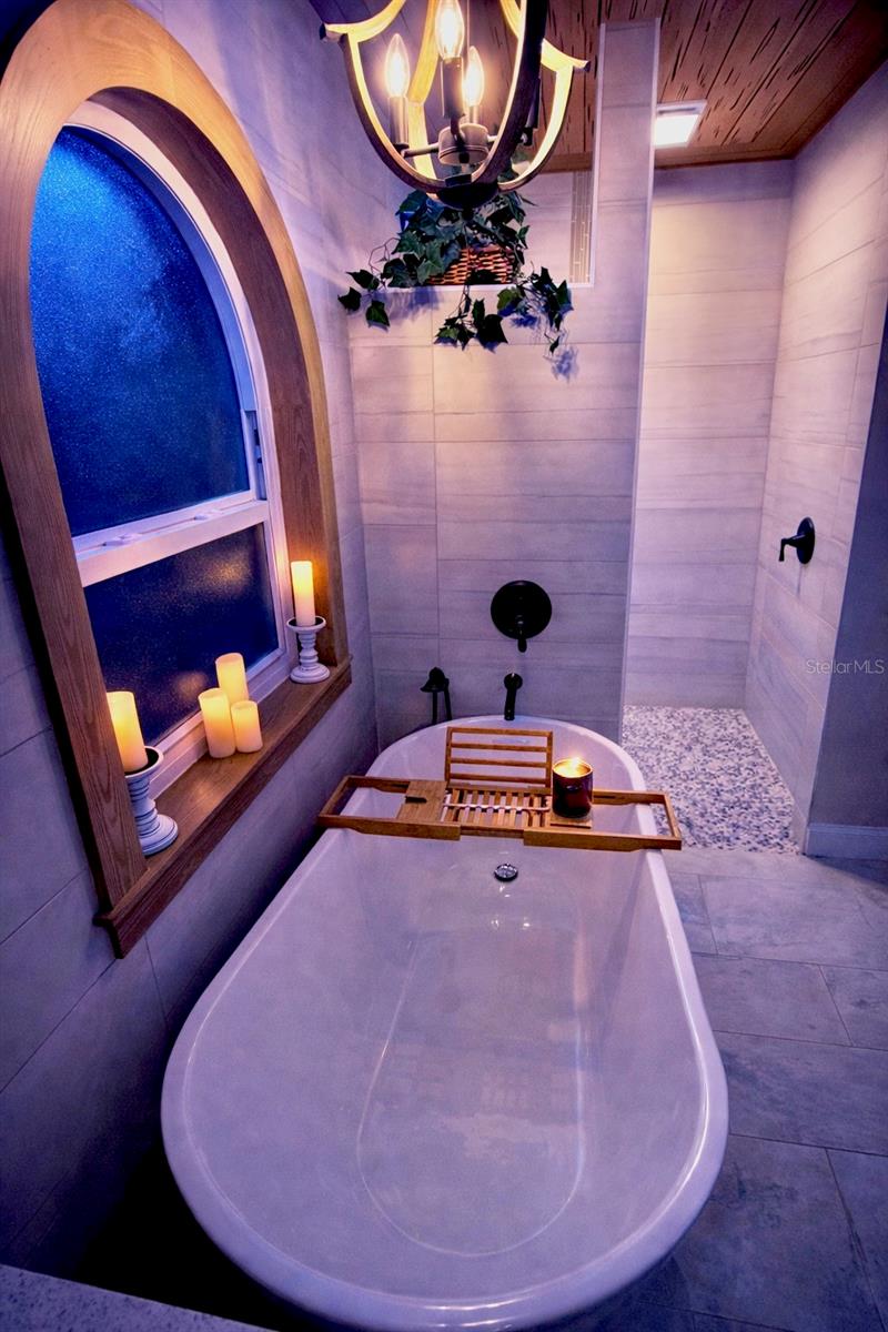 HAMPTONS - Residential