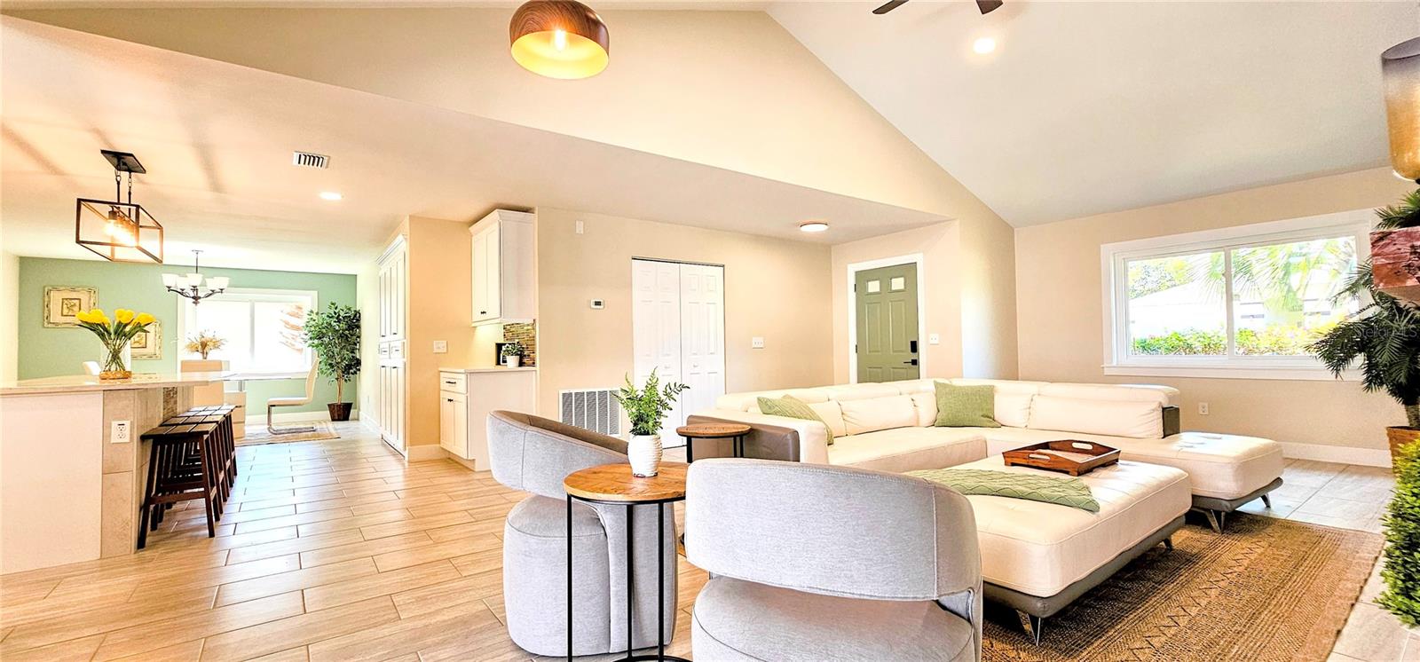 HAMPTONS - Residential