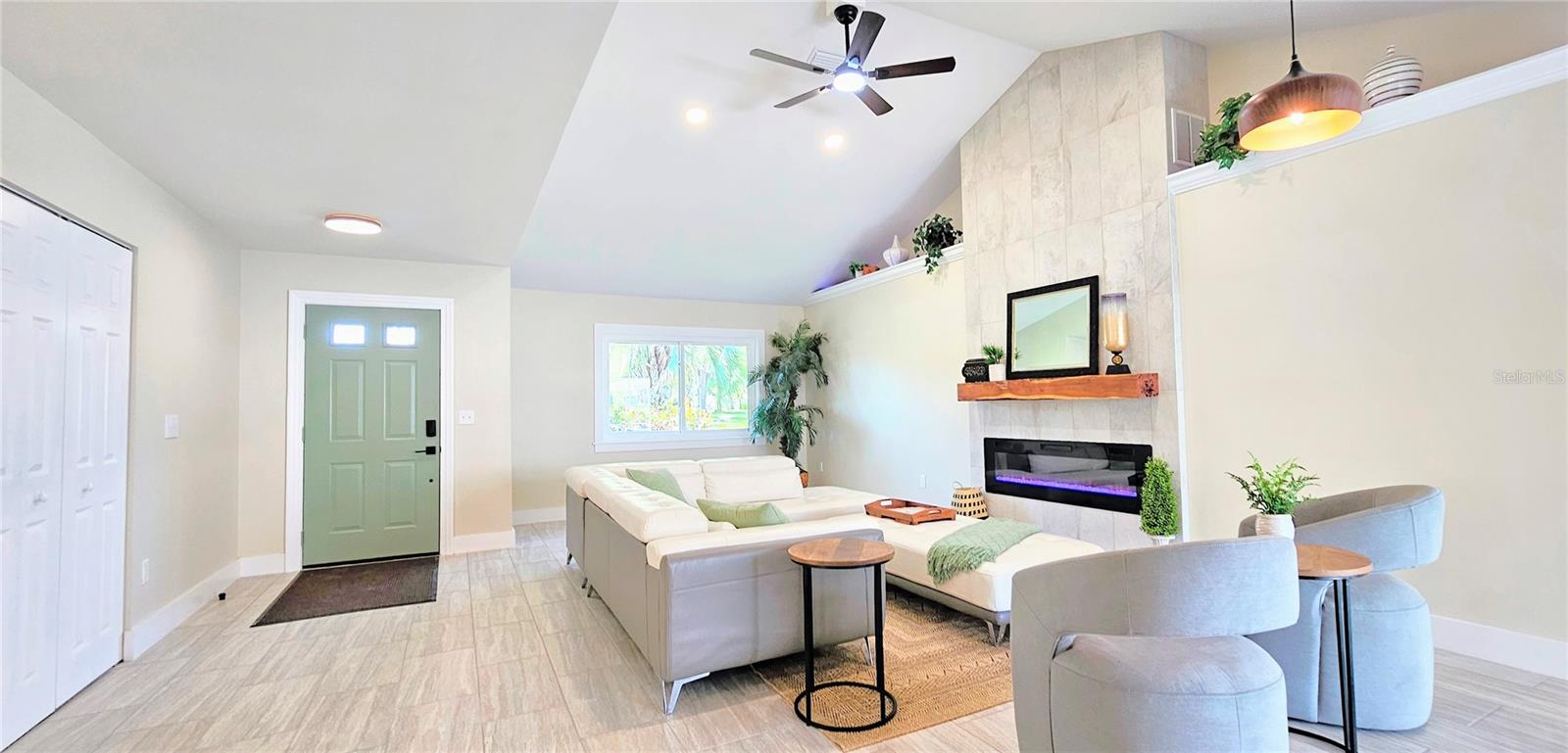 HAMPTONS - Residential