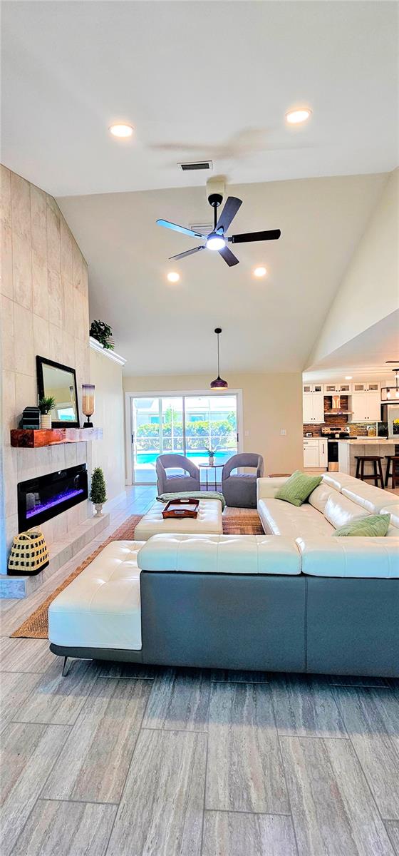 HAMPTONS - Residential