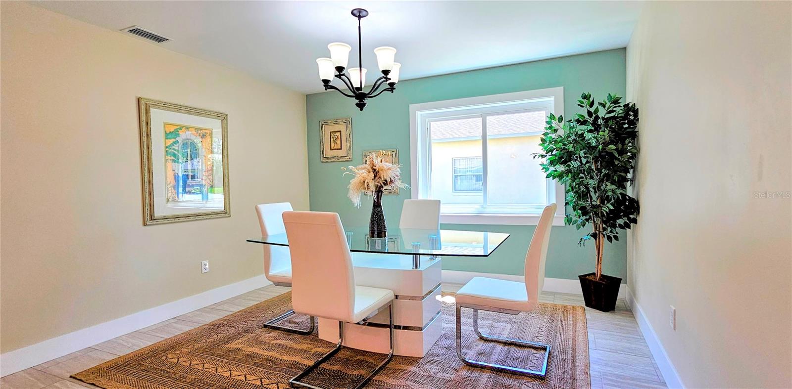 HAMPTONS - Residential