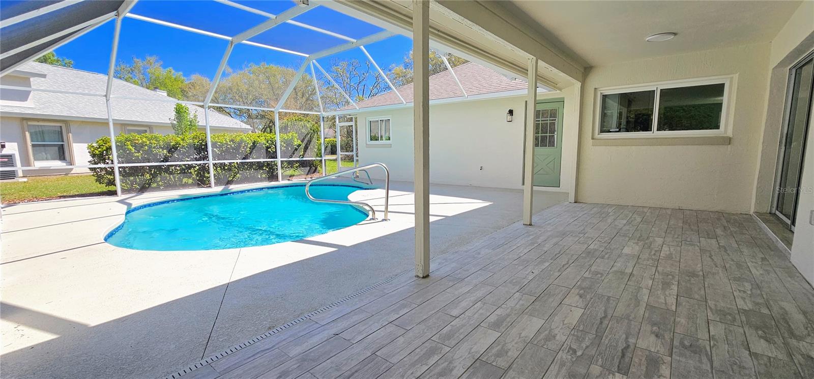 HAMPTONS - Residential