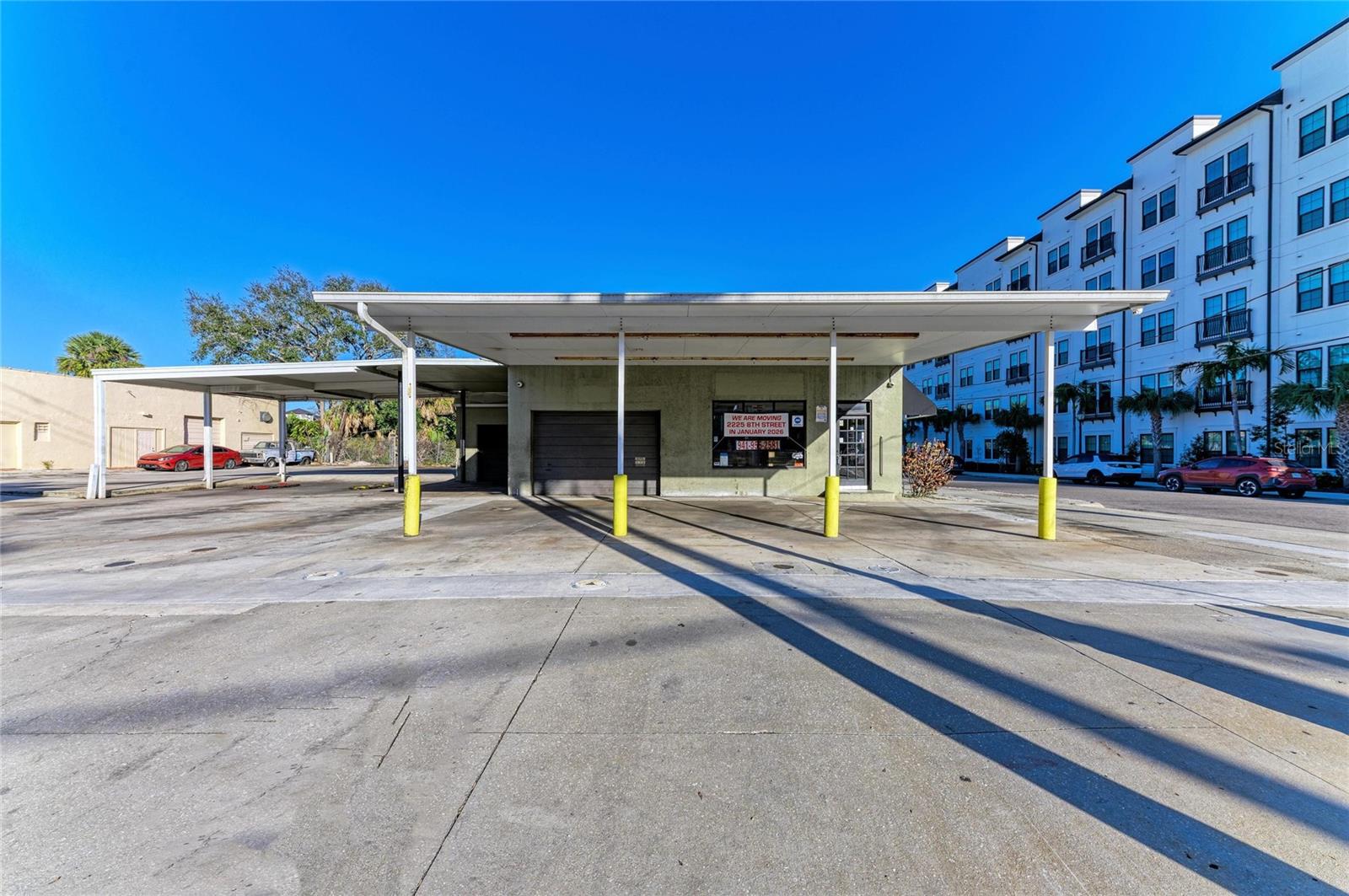 400 W CENTRAL AVENUE