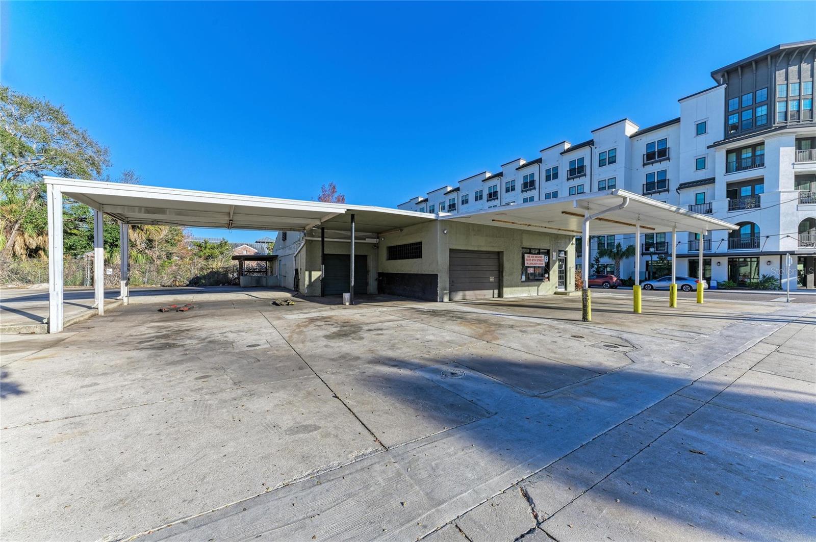 400 W CENTRAL AVENUE