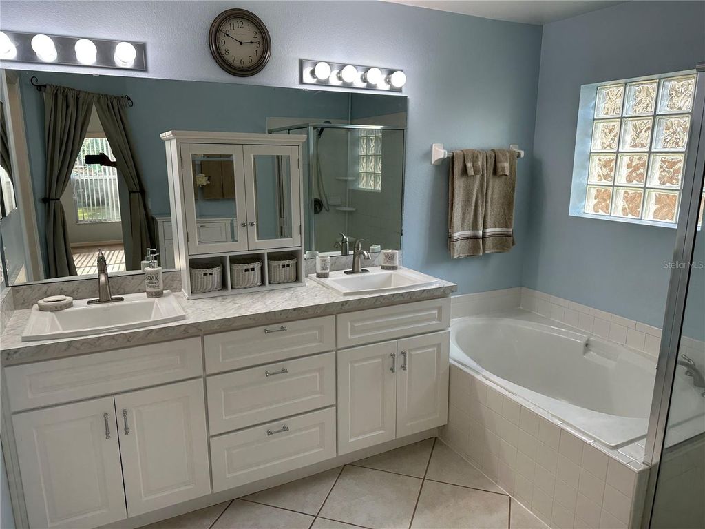 Photo of 632 Heron Bay Drive, Orlando, FL 32825 (MLS # O6372708)