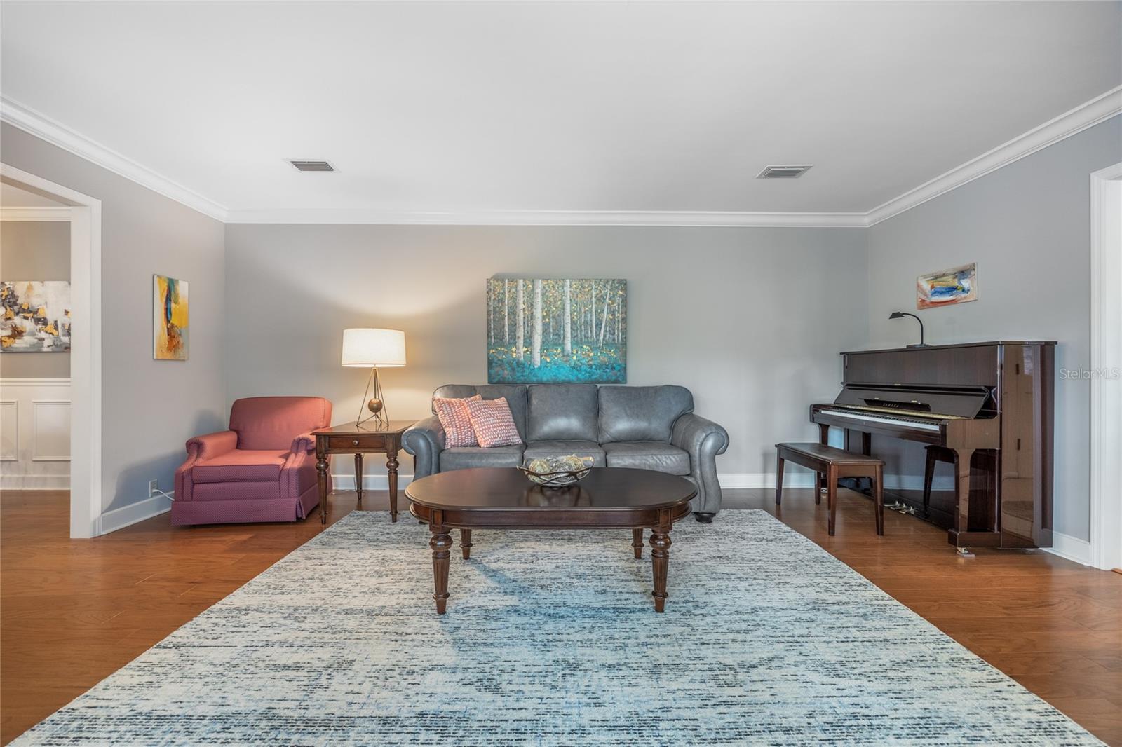 COUNTRY CLUB ESTATE MCINTOSH GRT - Residential