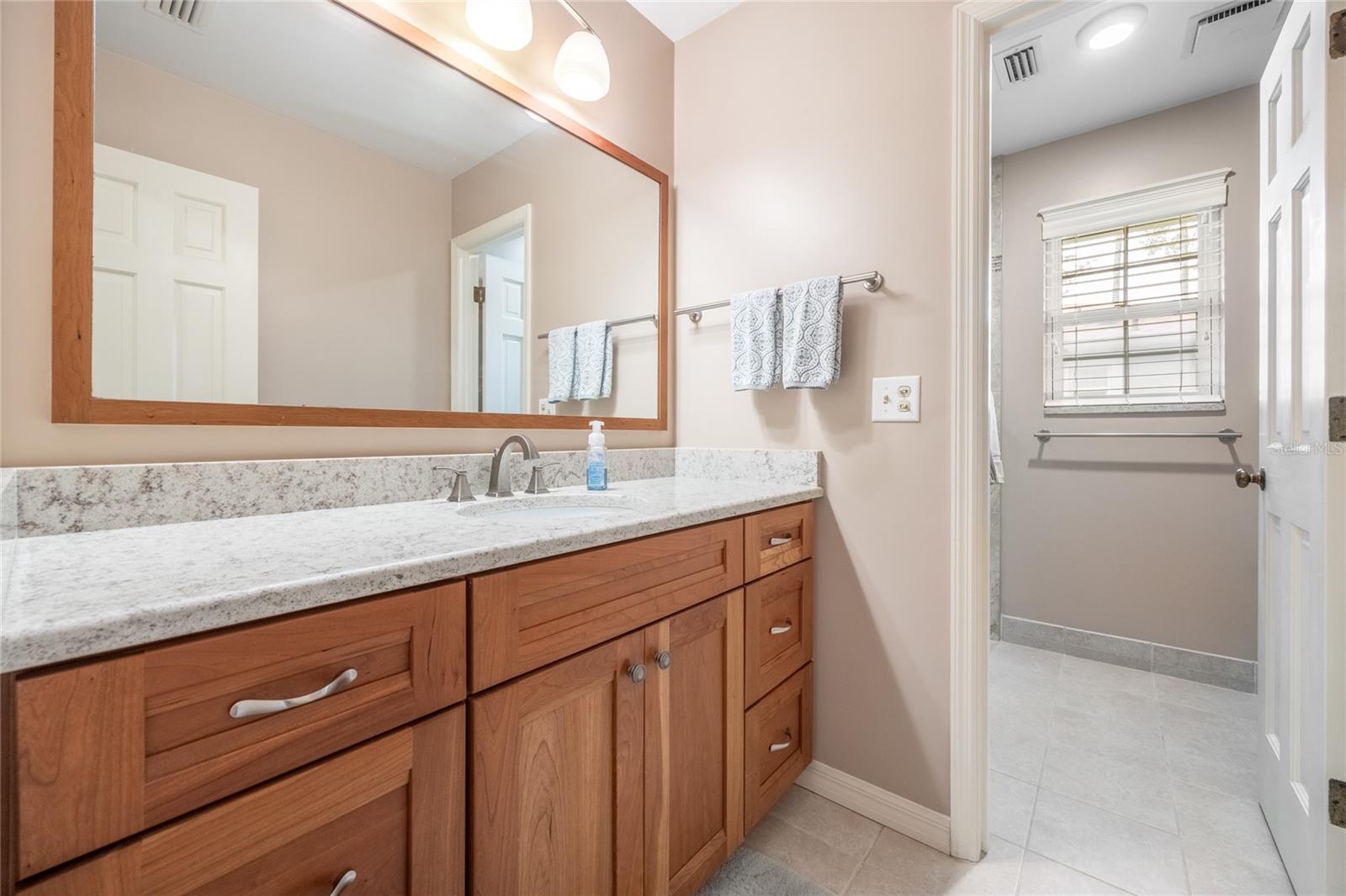 COUNTRY CLUB ESTATE MCINTOSH GRT - Residential