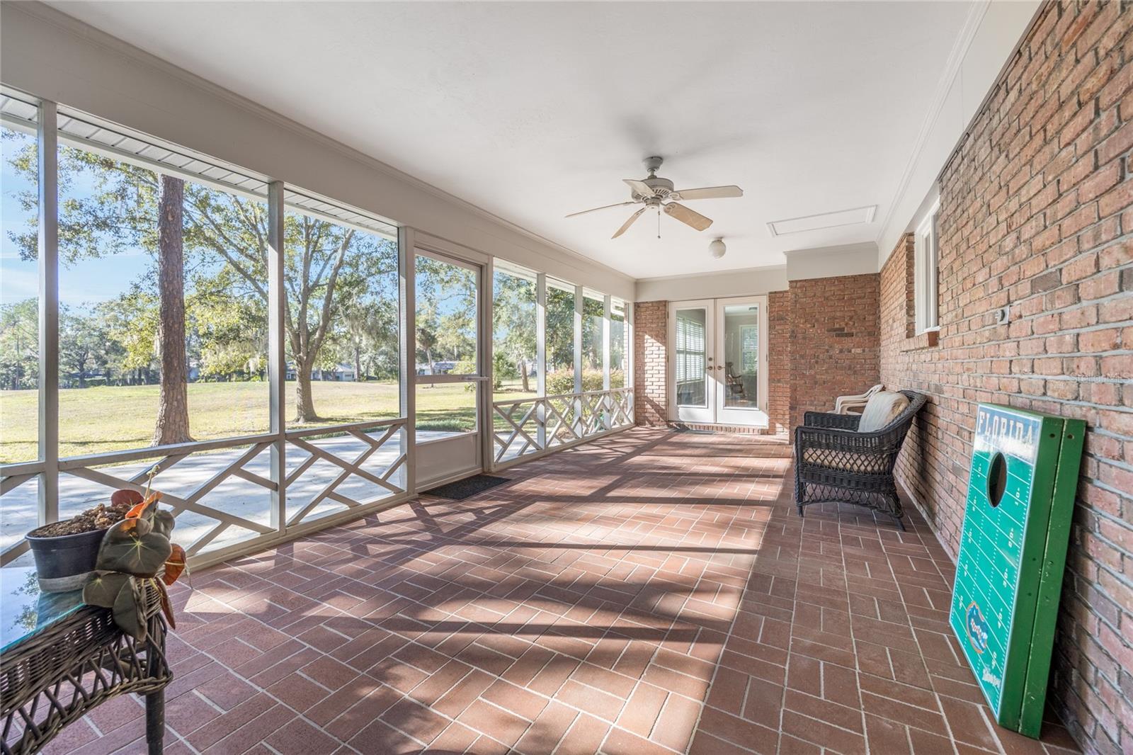 COUNTRY CLUB ESTATE MCINTOSH GRT - Residential