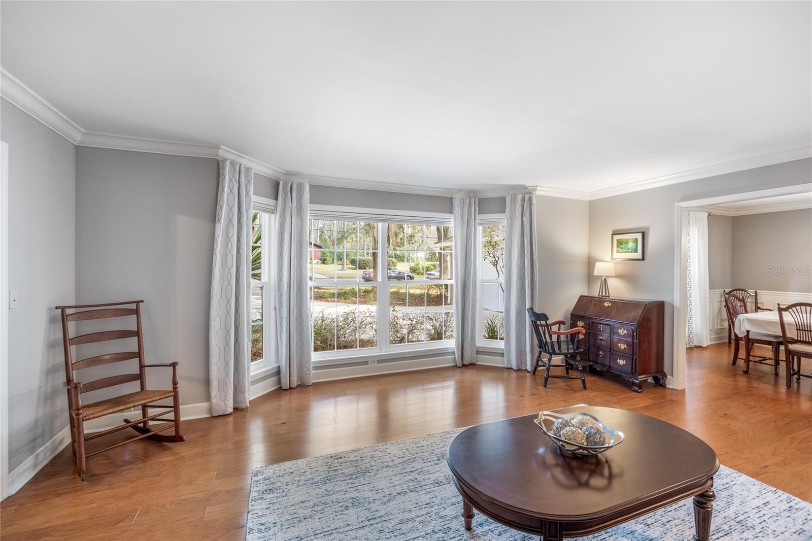 COUNTRY CLUB ESTATE MCINTOSH GRT - Residential