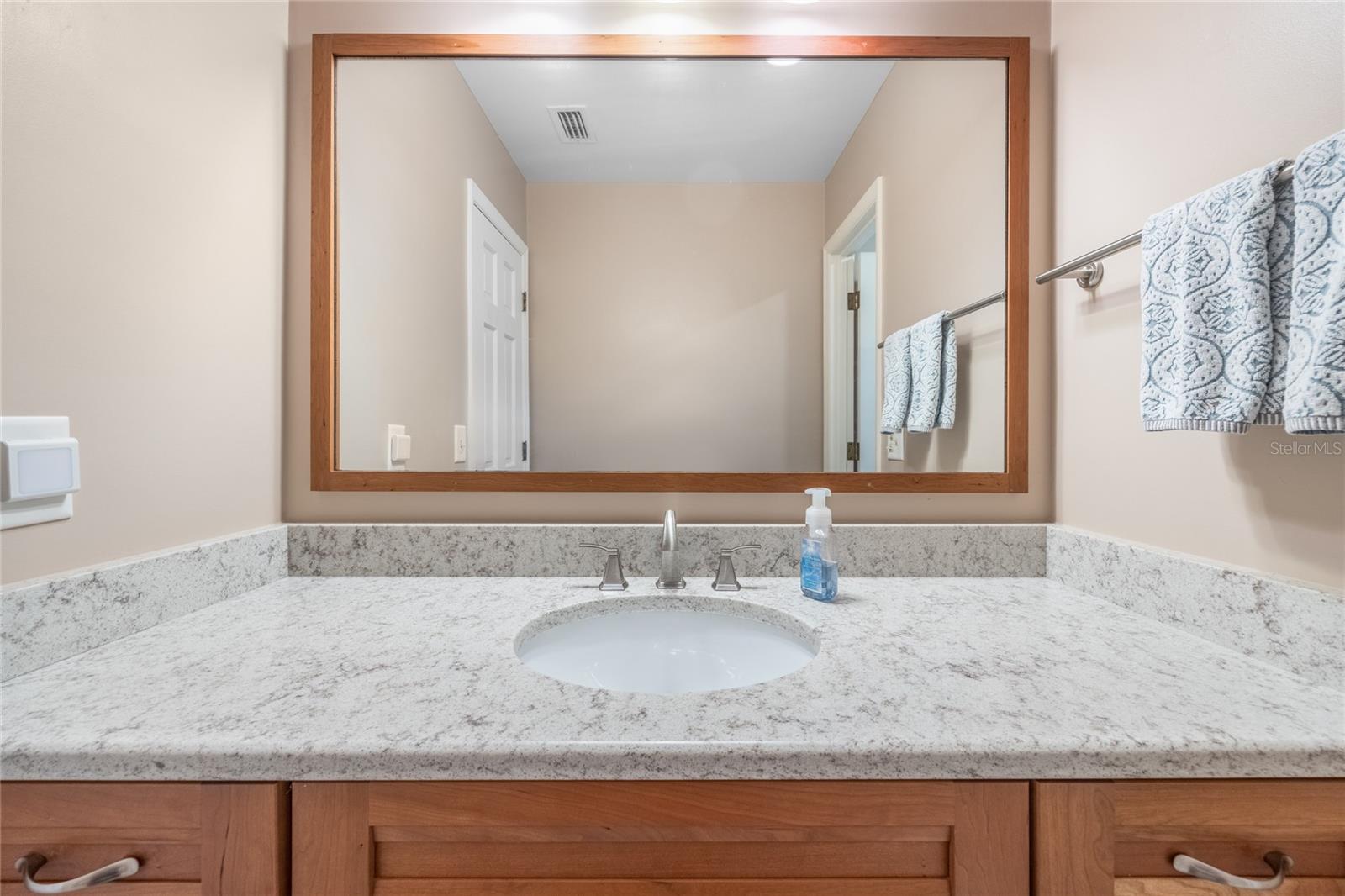 COUNTRY CLUB ESTATE MCINTOSH GRT - Residential