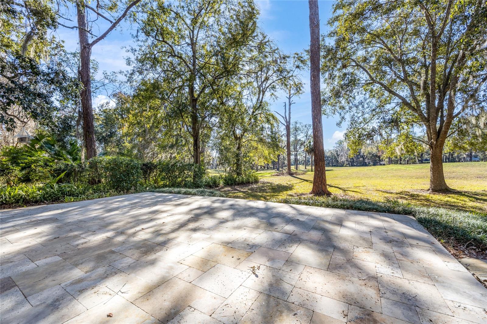 COUNTRY CLUB ESTATE MCINTOSH GRT - Residential