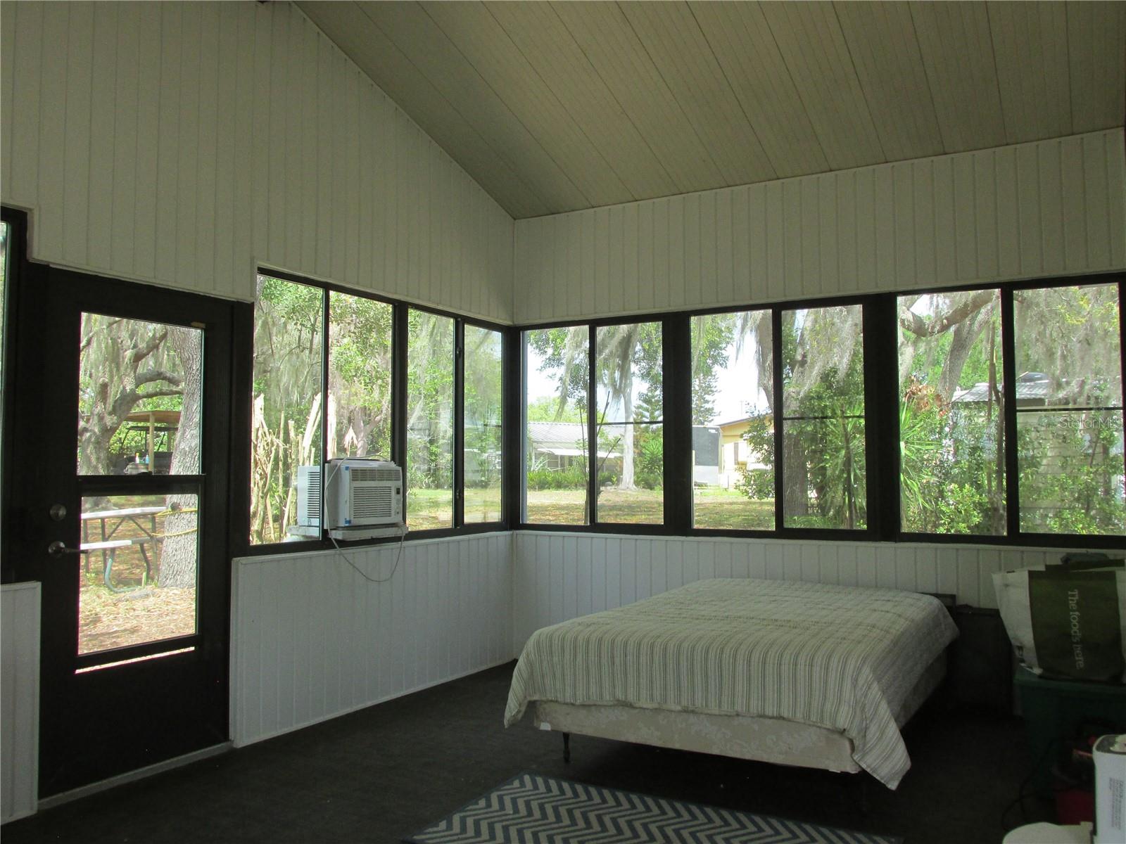 SADDLEBAG LAKE - Residential