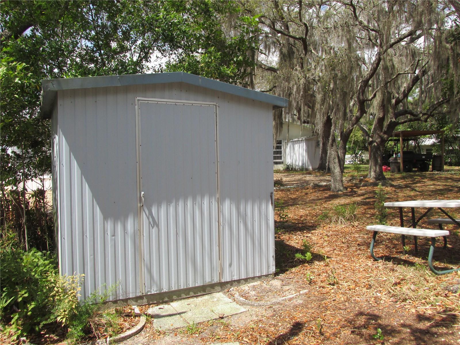 SADDLEBAG LAKE - Residential