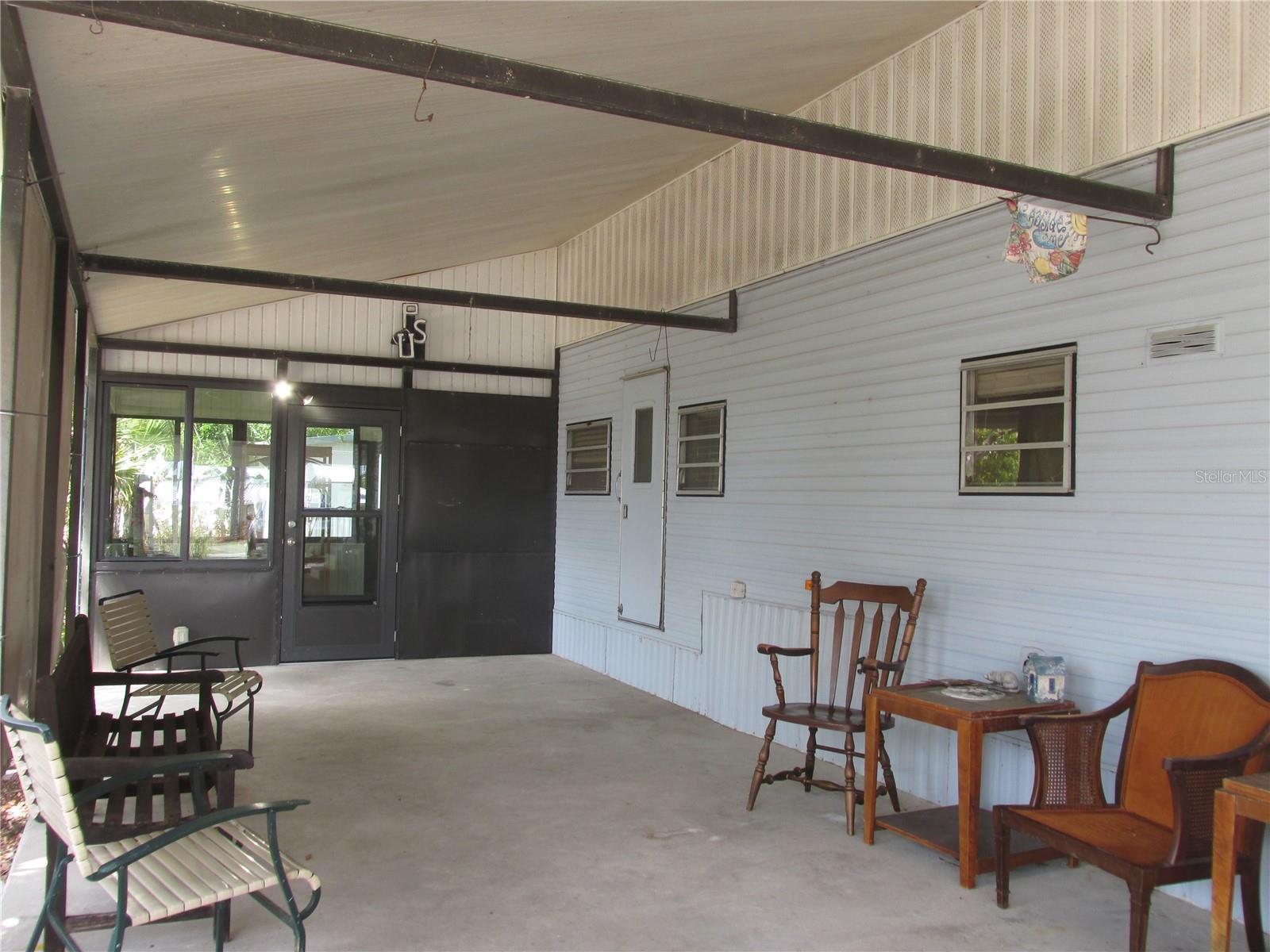 SADDLEBAG LAKE - Residential