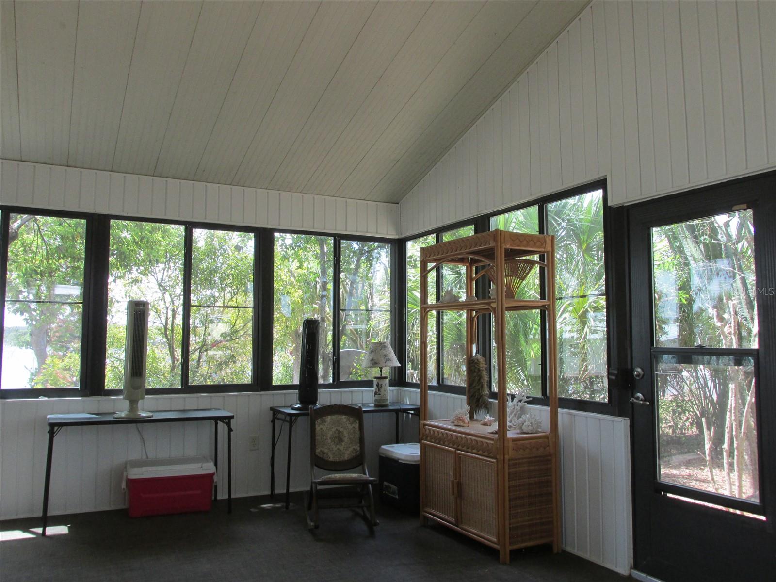 SADDLEBAG LAKE - Residential