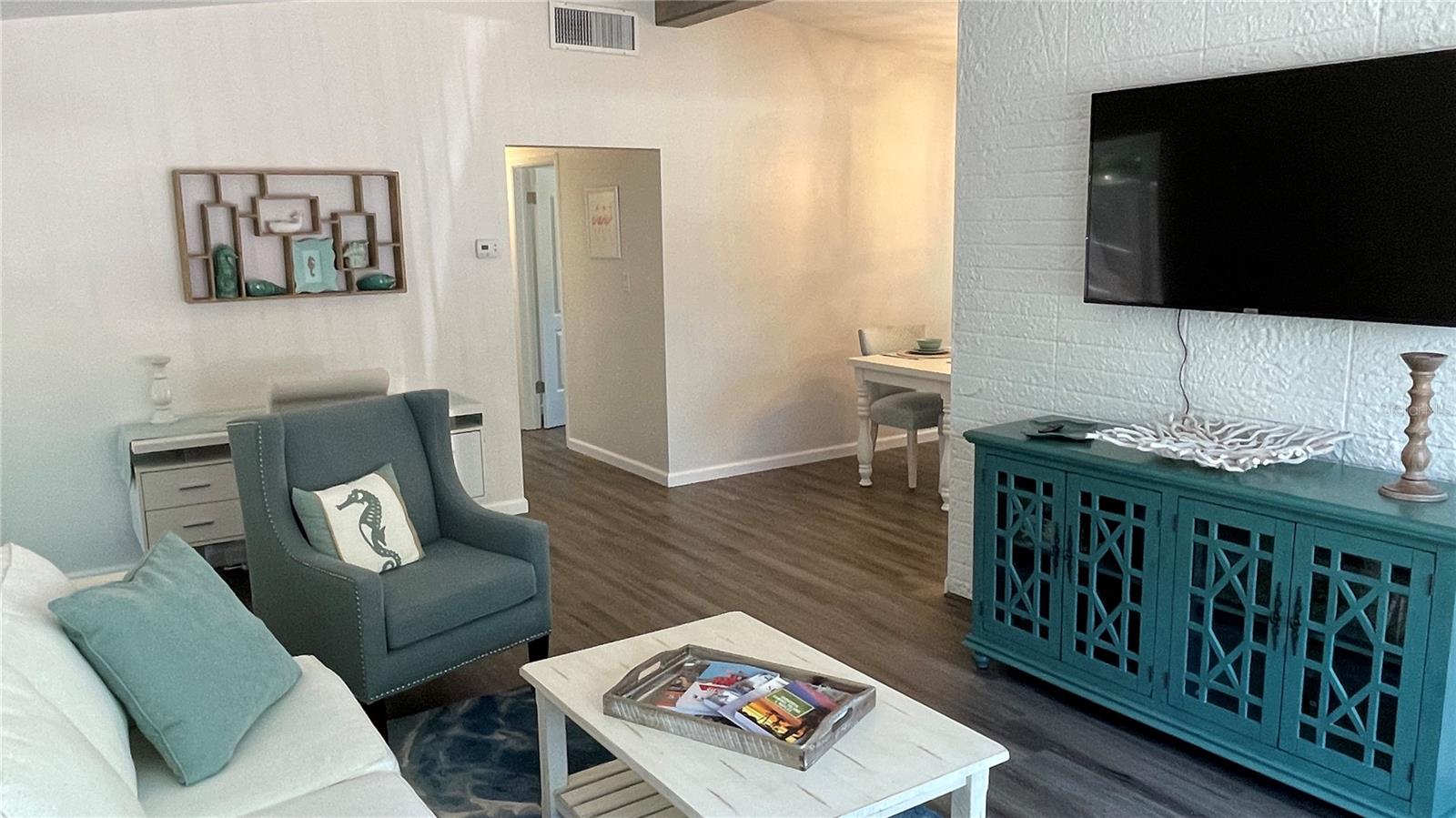 PAVER PARK ESTATES - Residential Lease