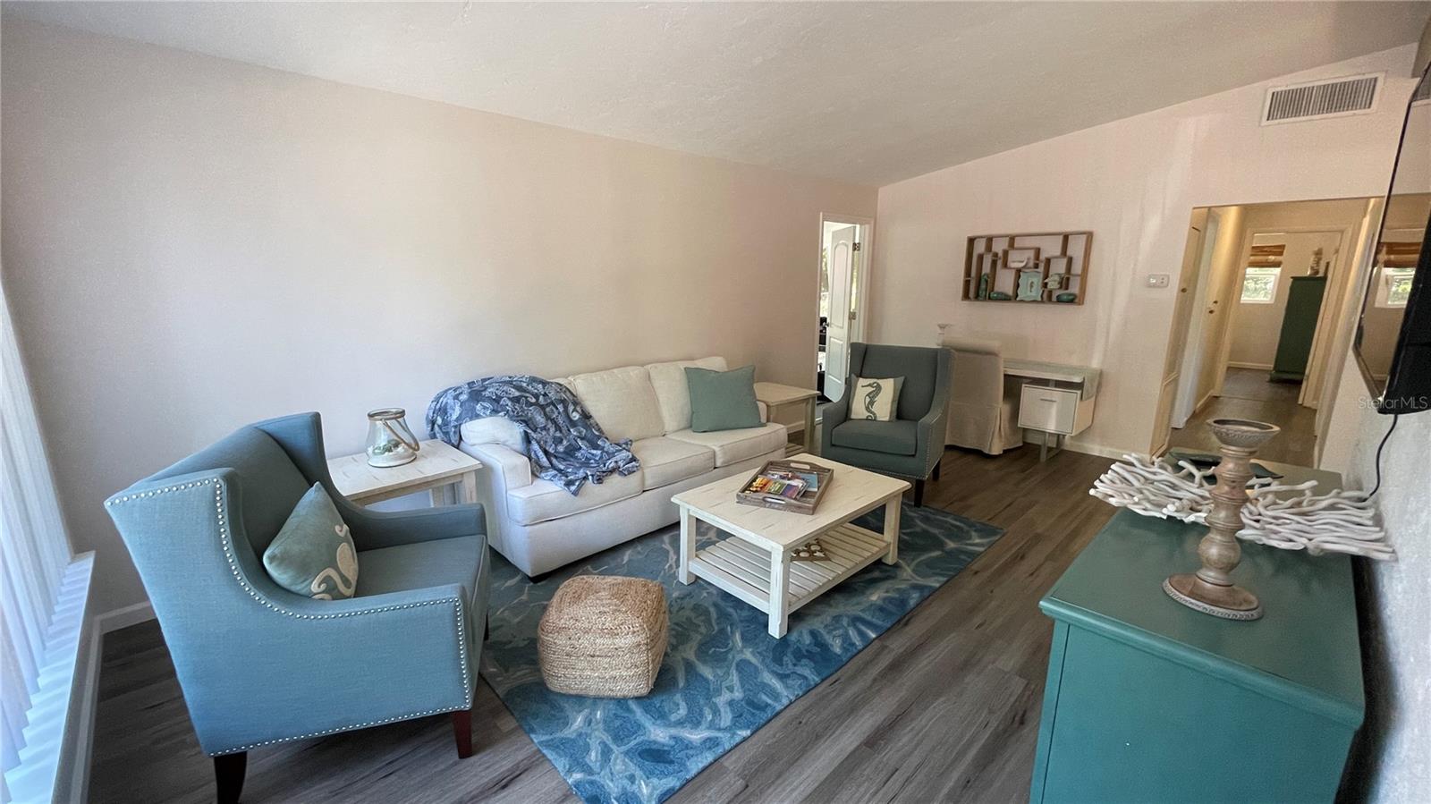 PAVER PARK ESTATES - Residential Lease