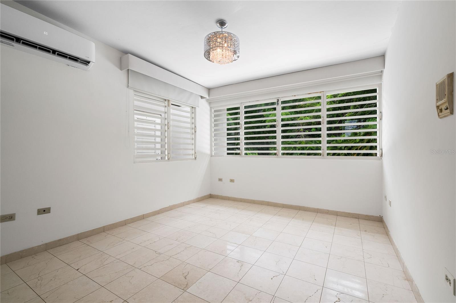 URB. TINTILLO HILLS - Residential
