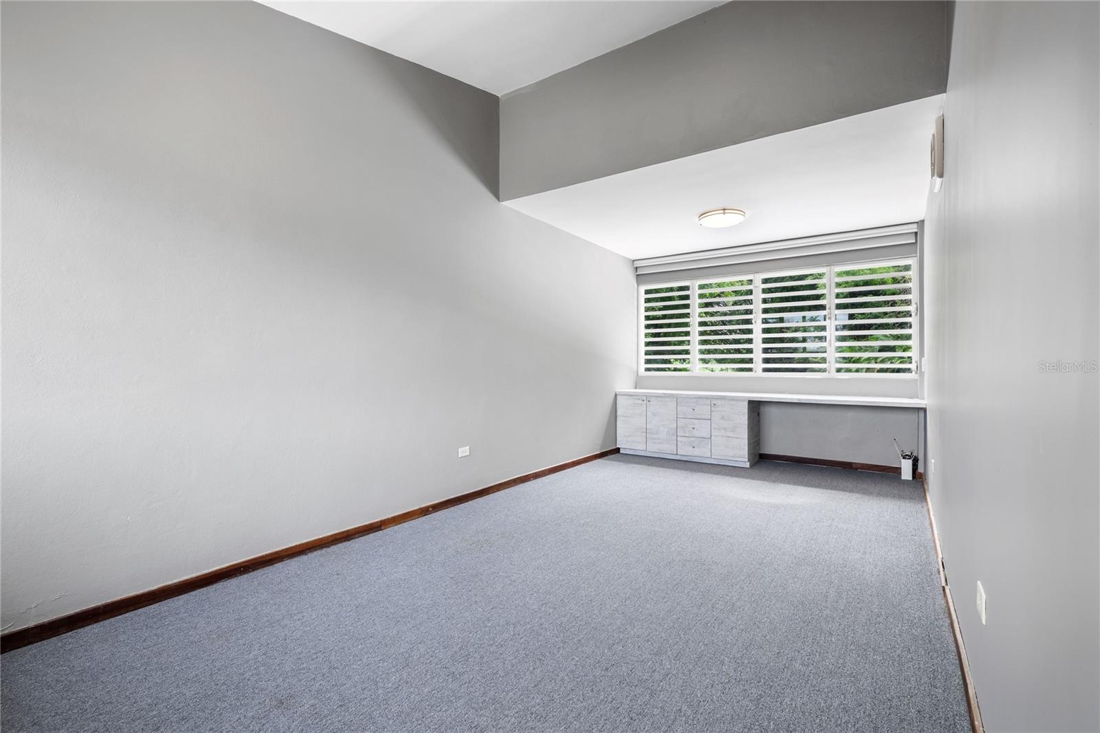 URB. TINTILLO HILLS - Residential