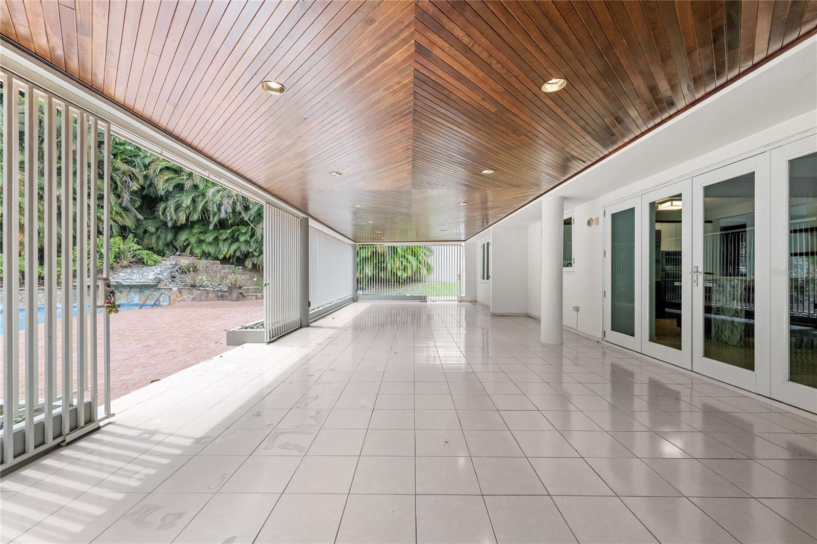 URB. TINTILLO HILLS - Residential