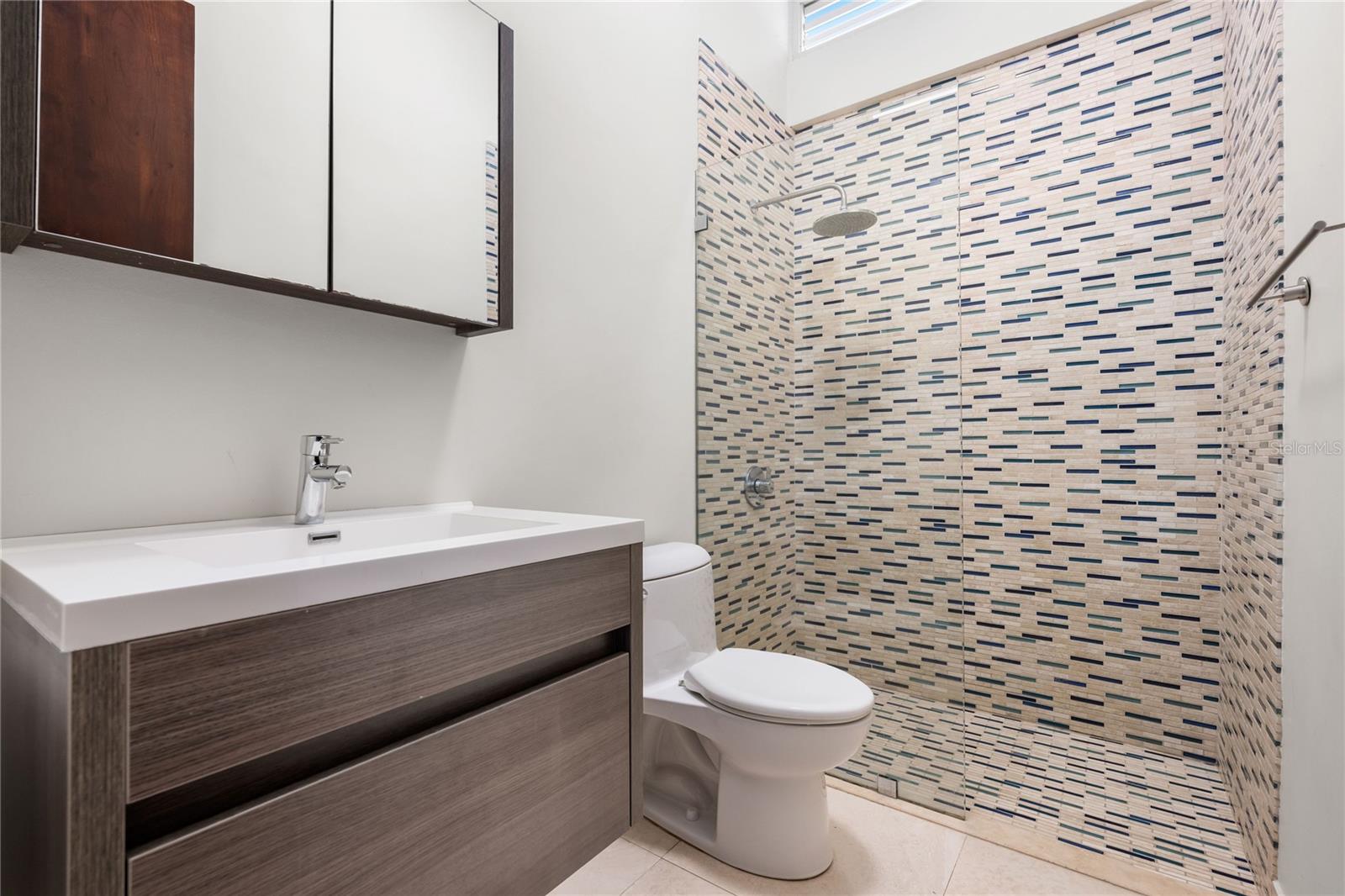 URB. TINTILLO HILLS - Residential