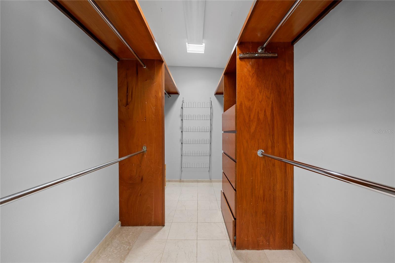 URB. TINTILLO HILLS - Residential