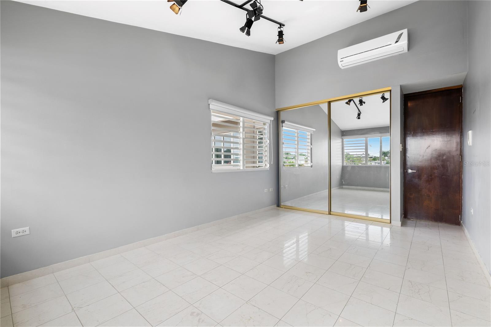URB. TINTILLO HILLS - Residential