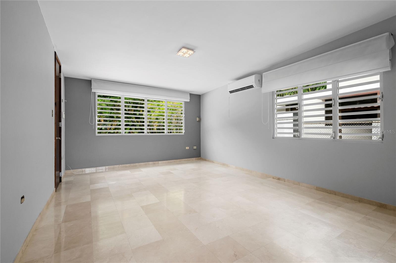 URB. TINTILLO HILLS - Residential