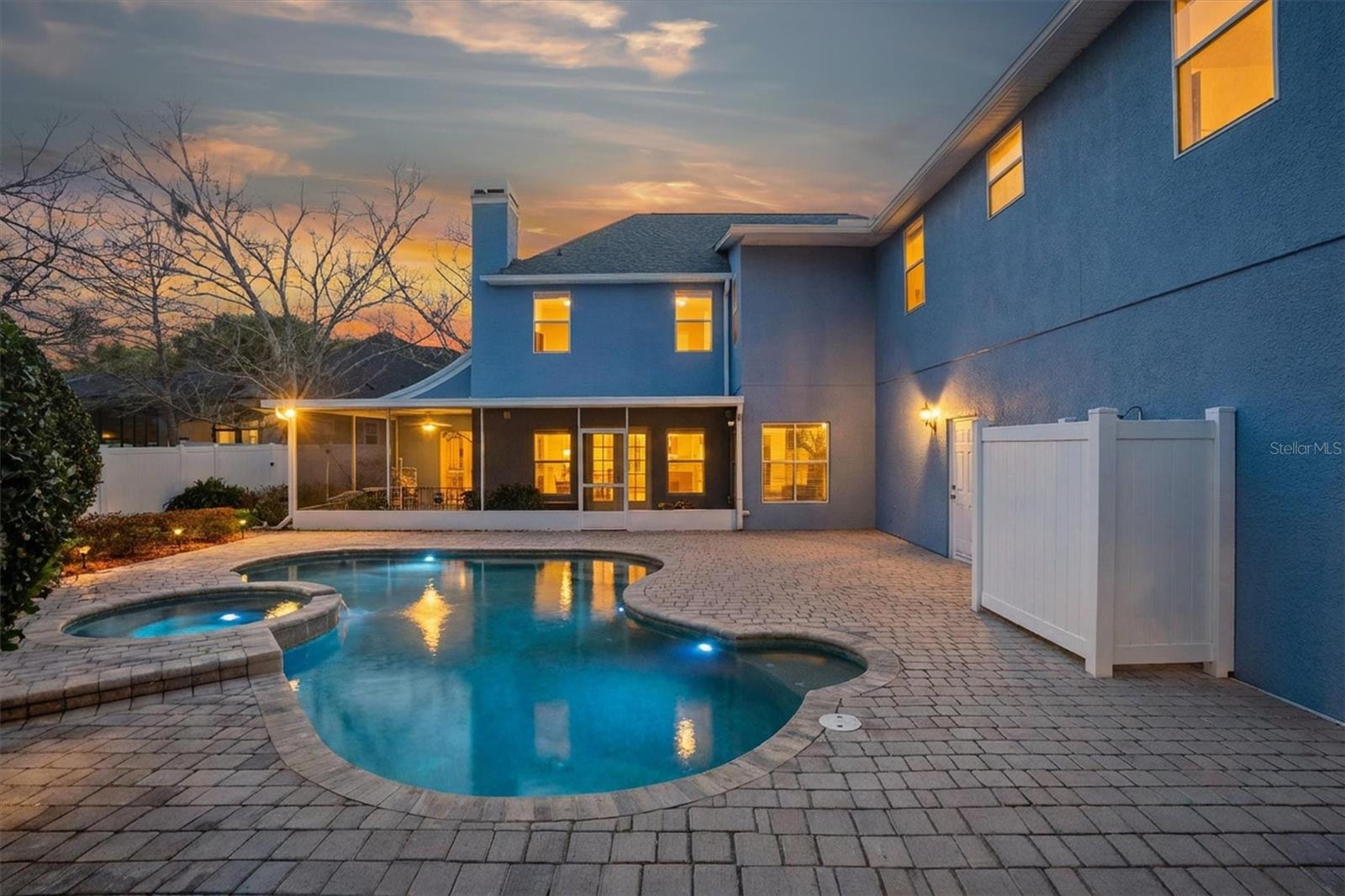 COURTLEA OAKS - Residential