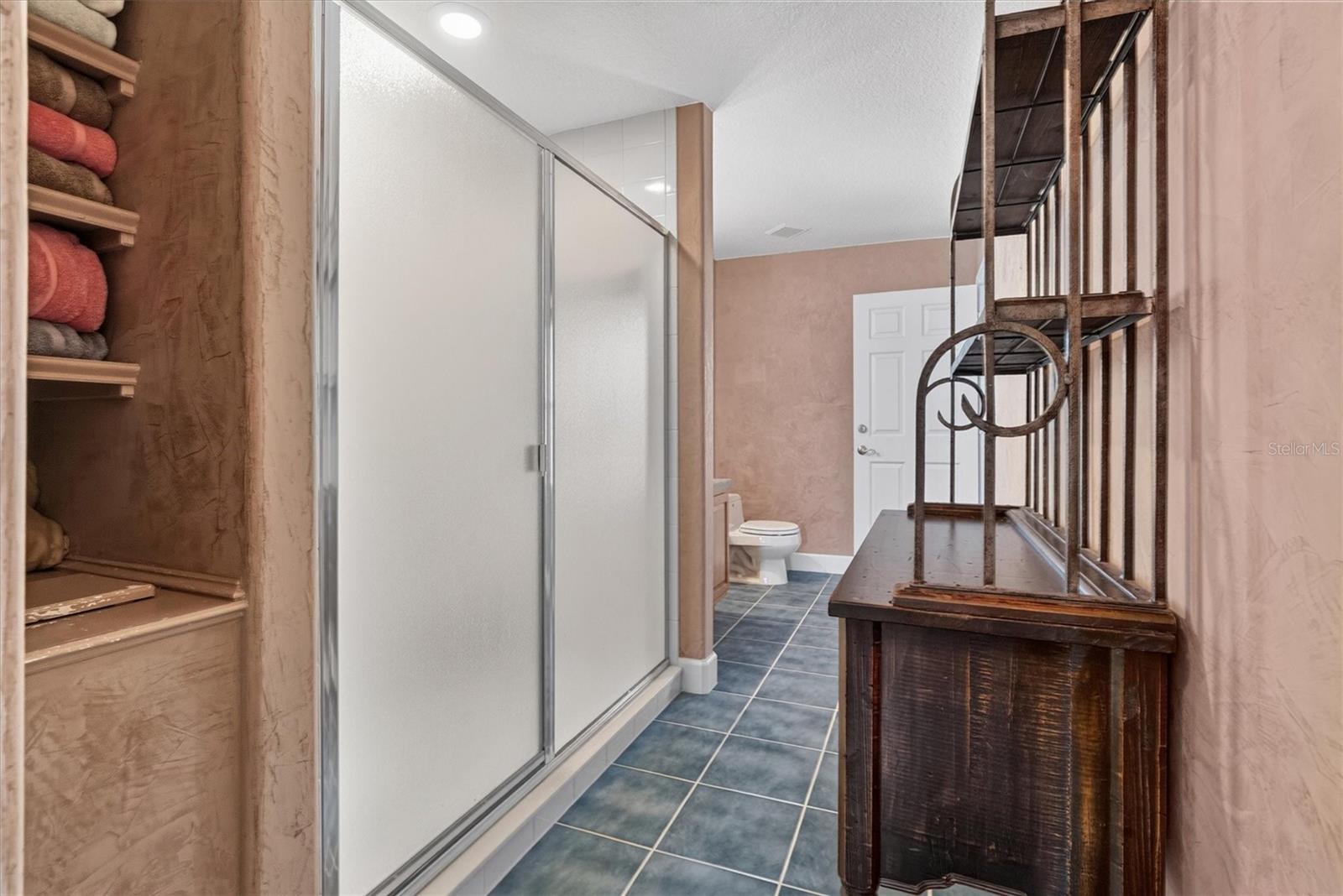 COURTLEA OAKS - Residential