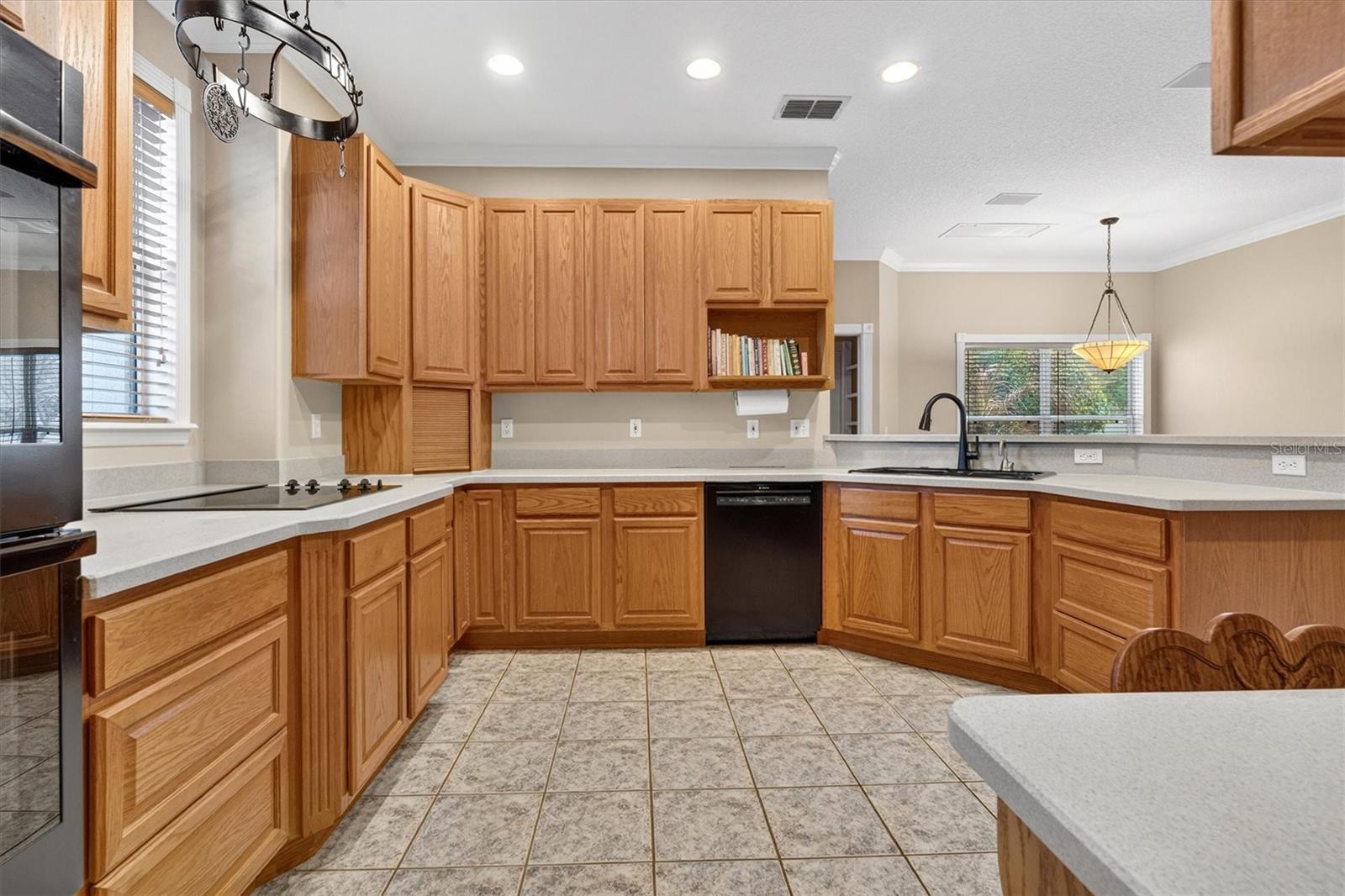 COURTLEA OAKS - Residential